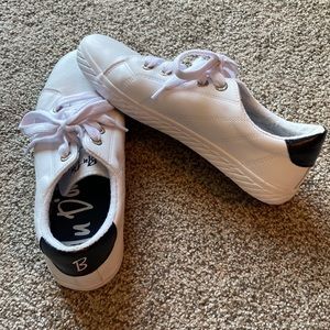 White leather tennis shoes